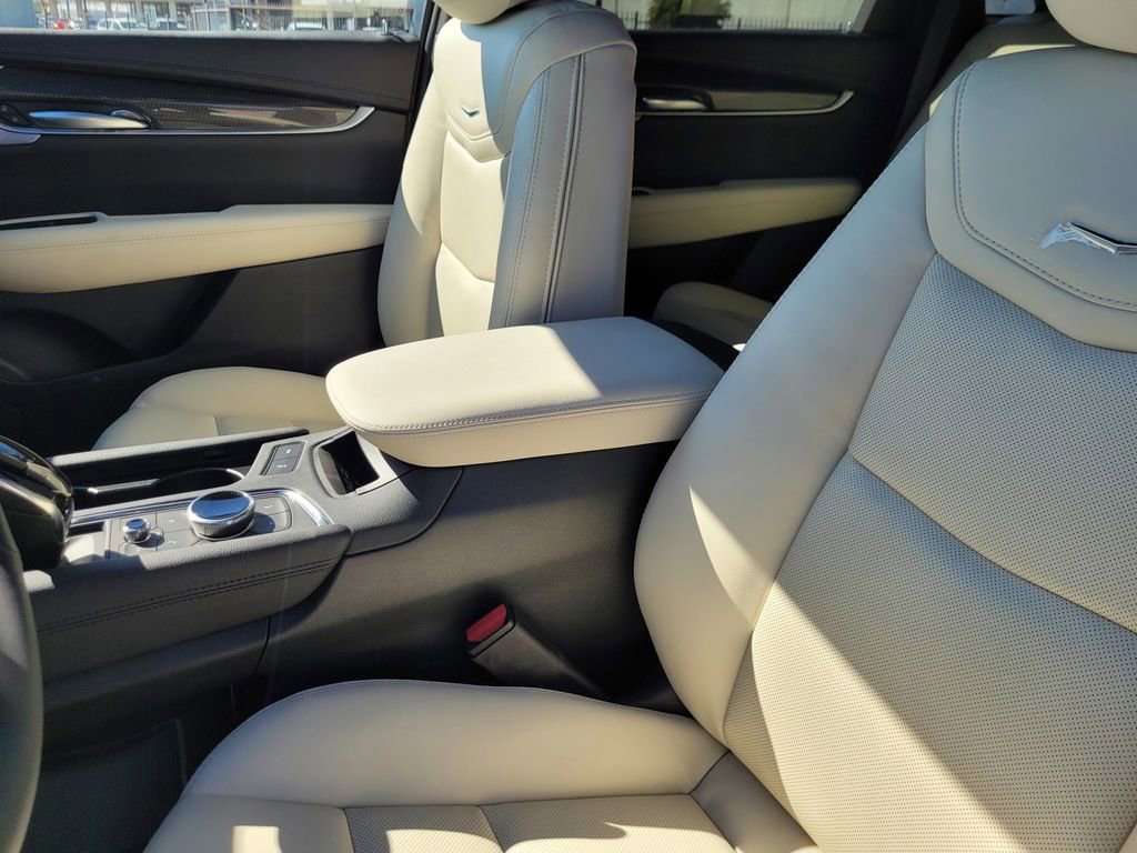 New 2025 Cadillac XT5 Sportv w/ Technology Package image 12