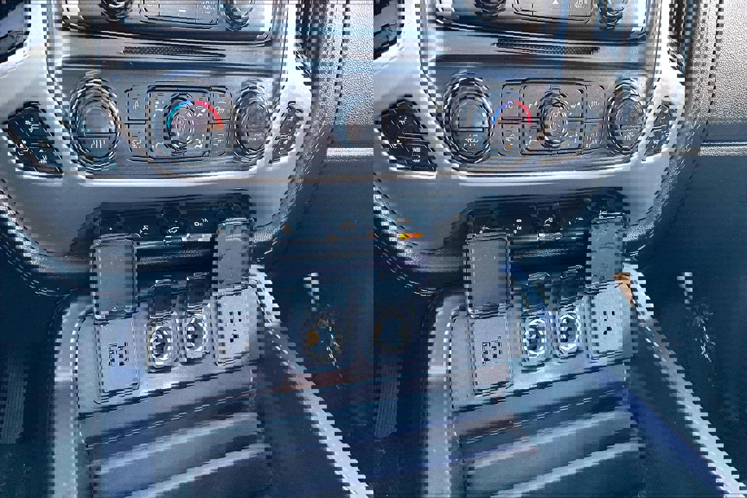 Used 2018 GMC Sierra 1500 SLT image 32