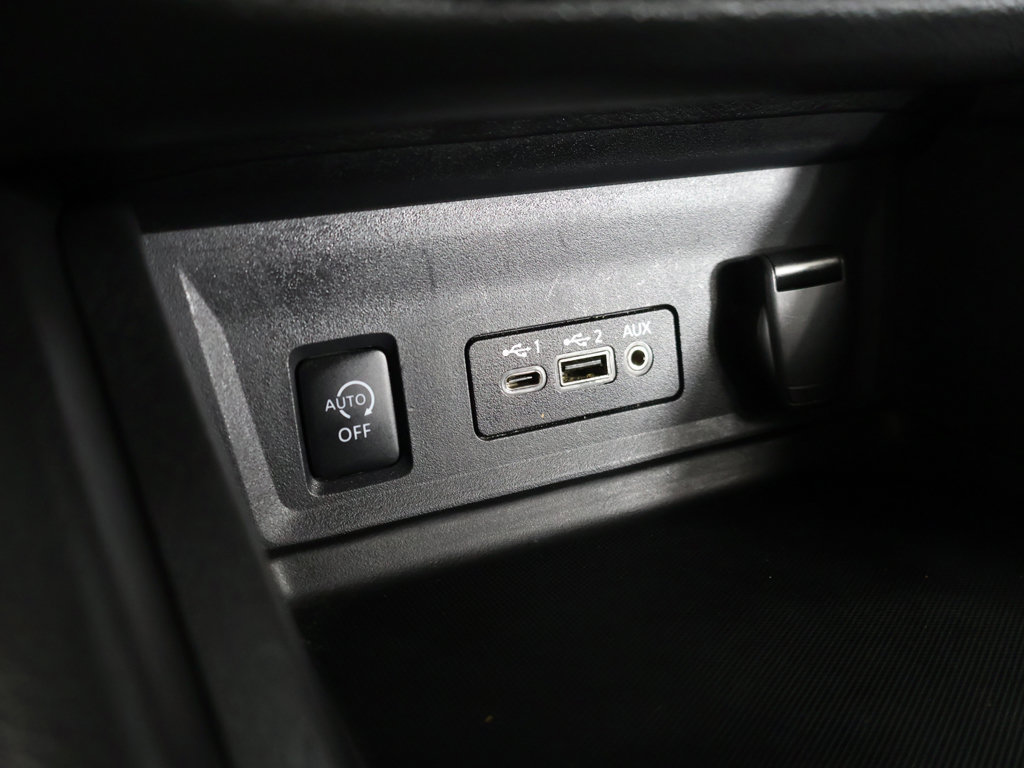 Used 2025 Nissan Sentra SV FWD image 46