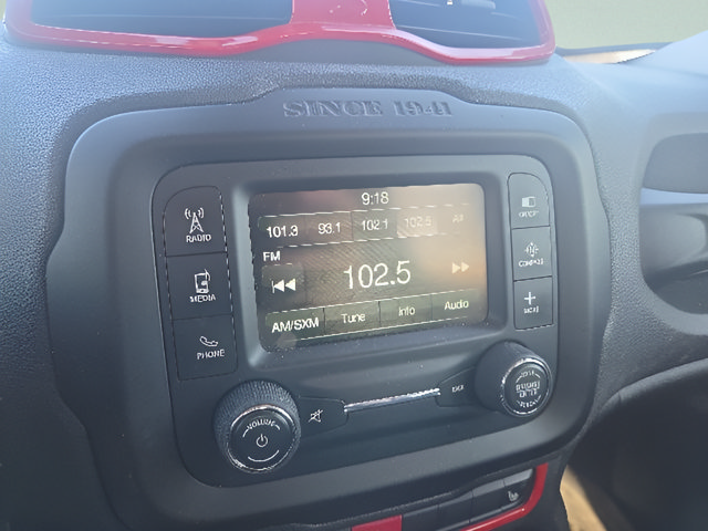 Used 2015 Jeep Renegade Limited AWD/4WD image 11