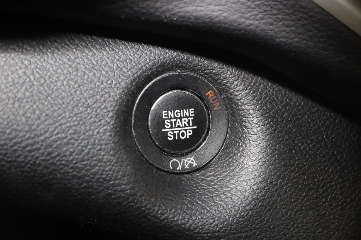 Used 2018 Jeep Cherokee Latitude Plus w/ Cold Weather Group FWD image 26