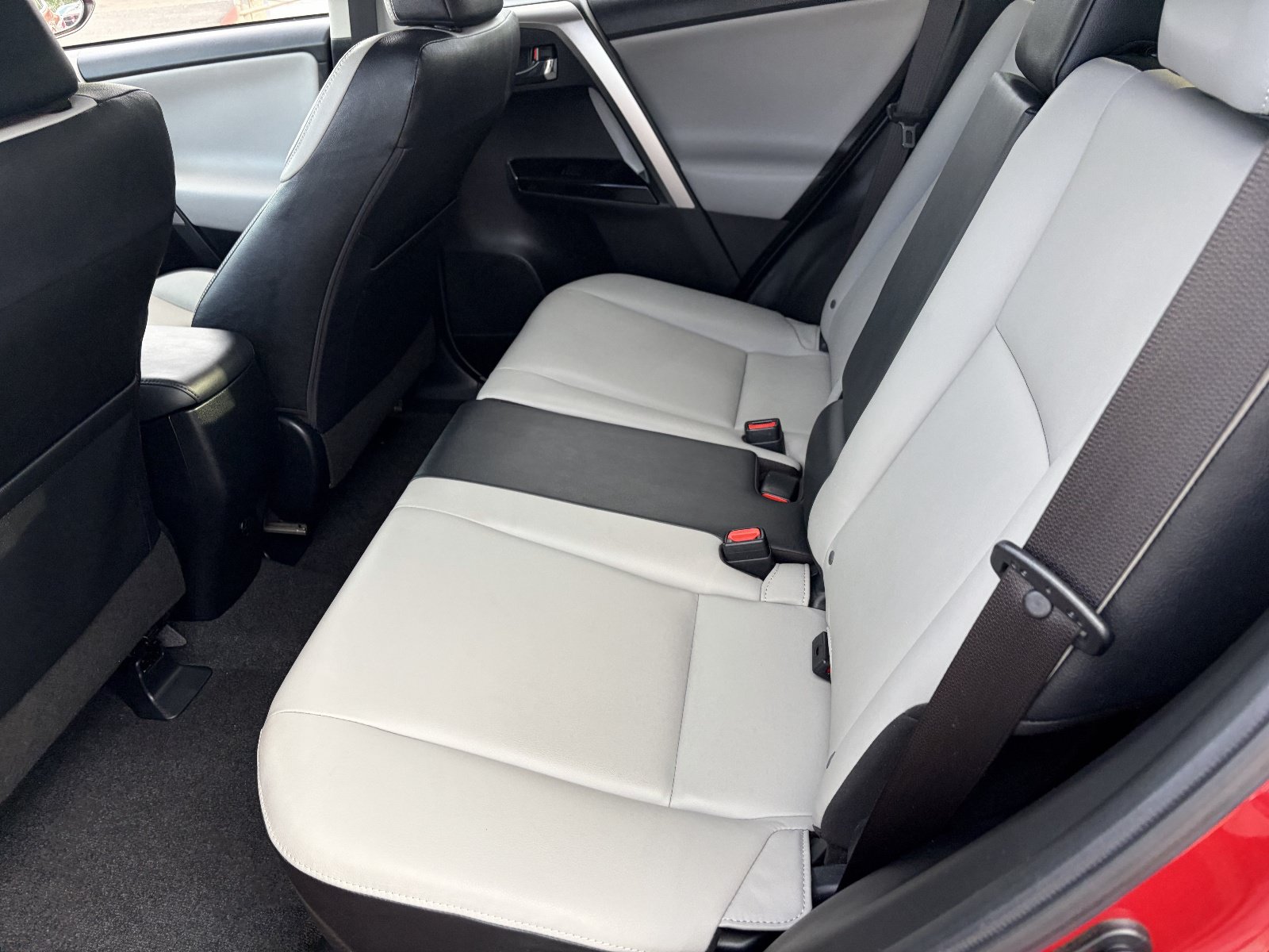 Used 2016 Toyota RAV4 Limited AWD/4WD image 17