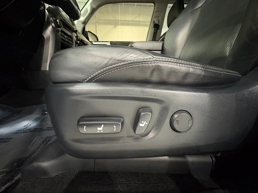 Used 2017 Toyota 4Runner Limited w/ Four Season Floor Mat Package image 11