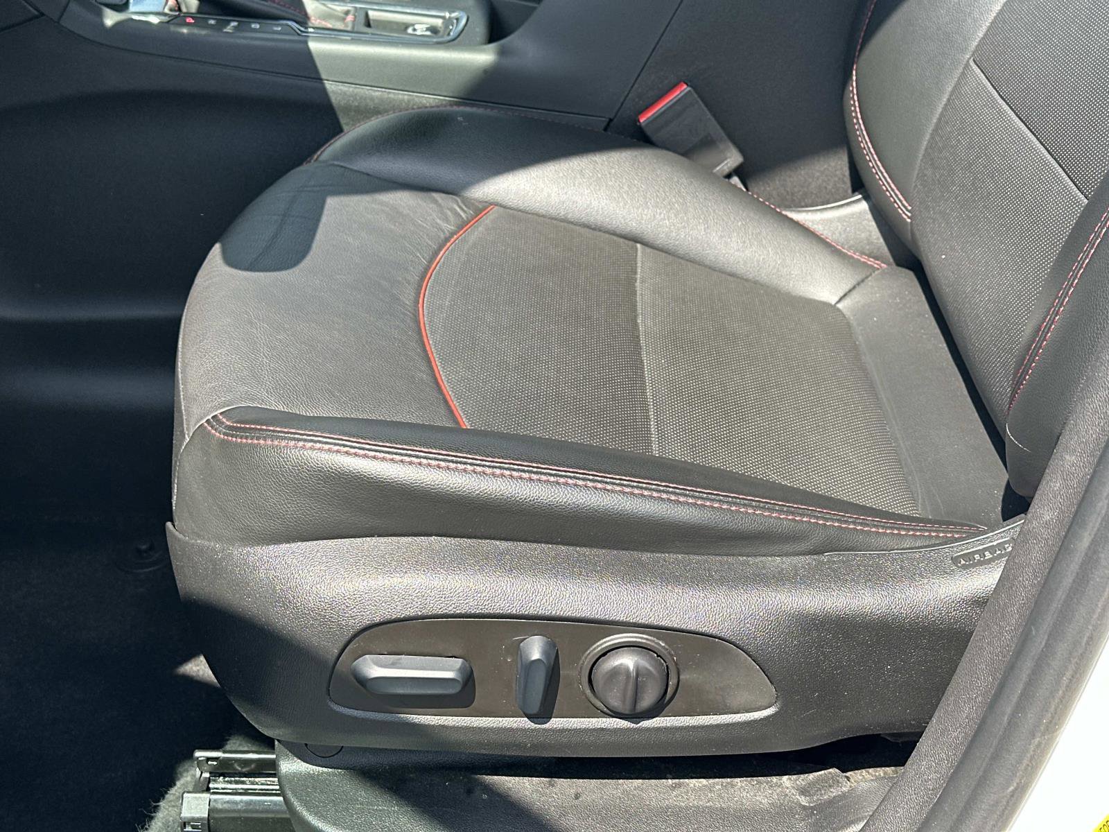 Certified 2023 Chevrolet Equinox RS w/ RS Leather Package AWD/4WD image 16
