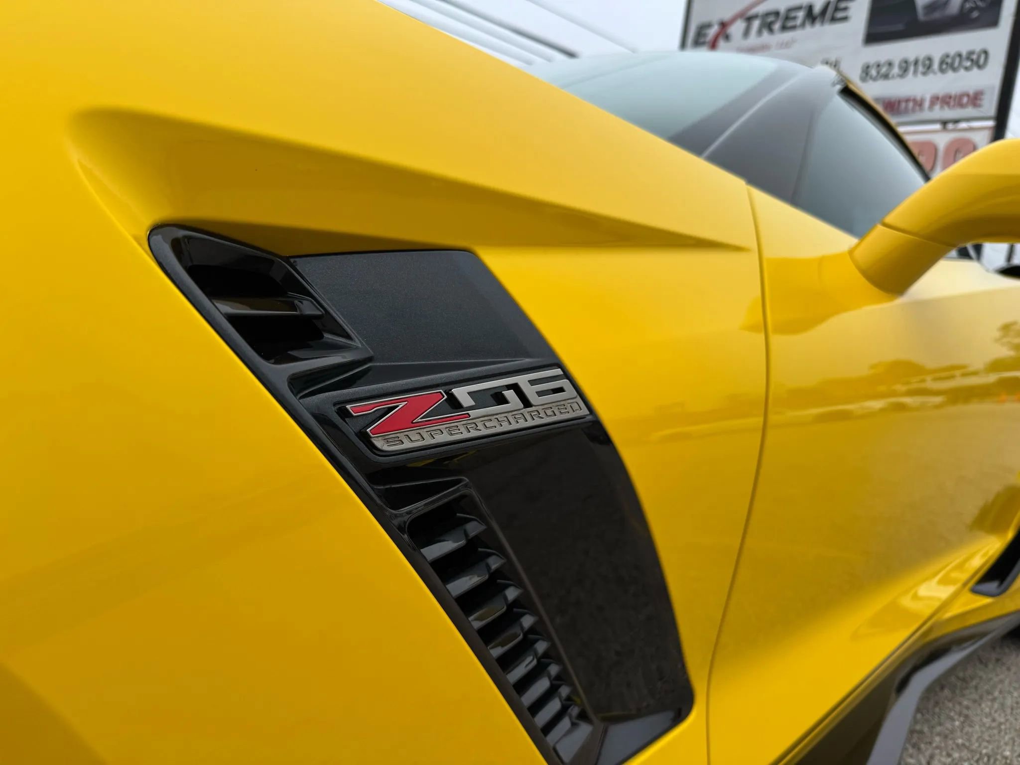 Used 2015 Chevrolet Corvette Z06 w/ Z07 Performance Package image 12