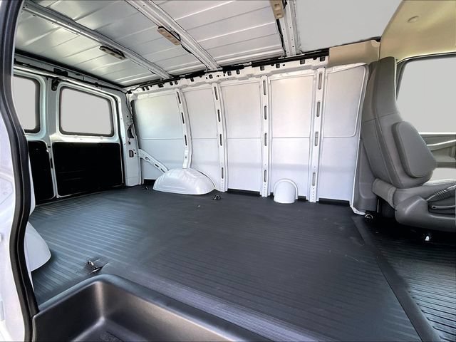 New 2026 Chevrolet Express 2500 w/ Driver Convenience Package RWD image 24