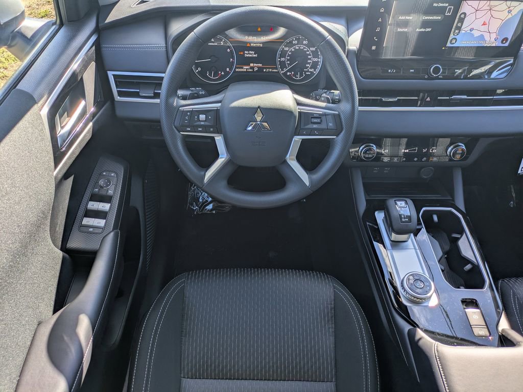 New 2026 Mitsubishi Outlander ES image 14