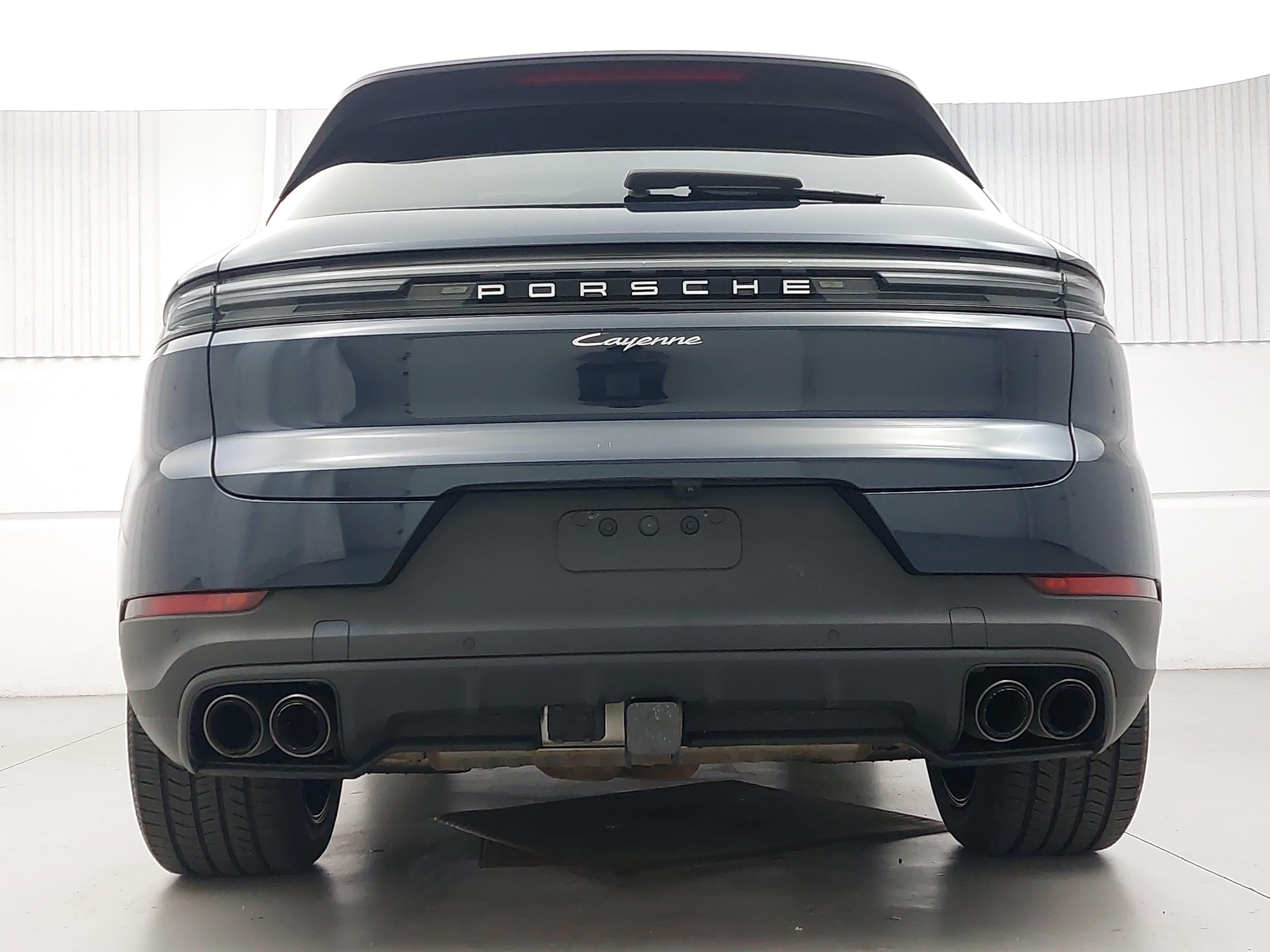 Certified 2024 Porsche Cayenne w/ Premium Package Plus (PFM) AWD/4WD image 6