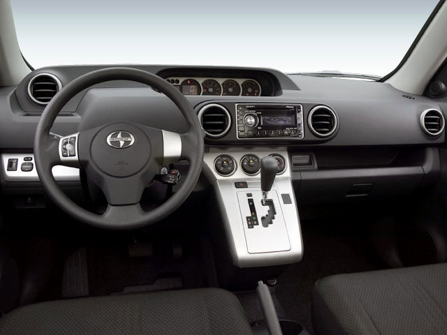 Used 2009 Scion xB FWD image 4