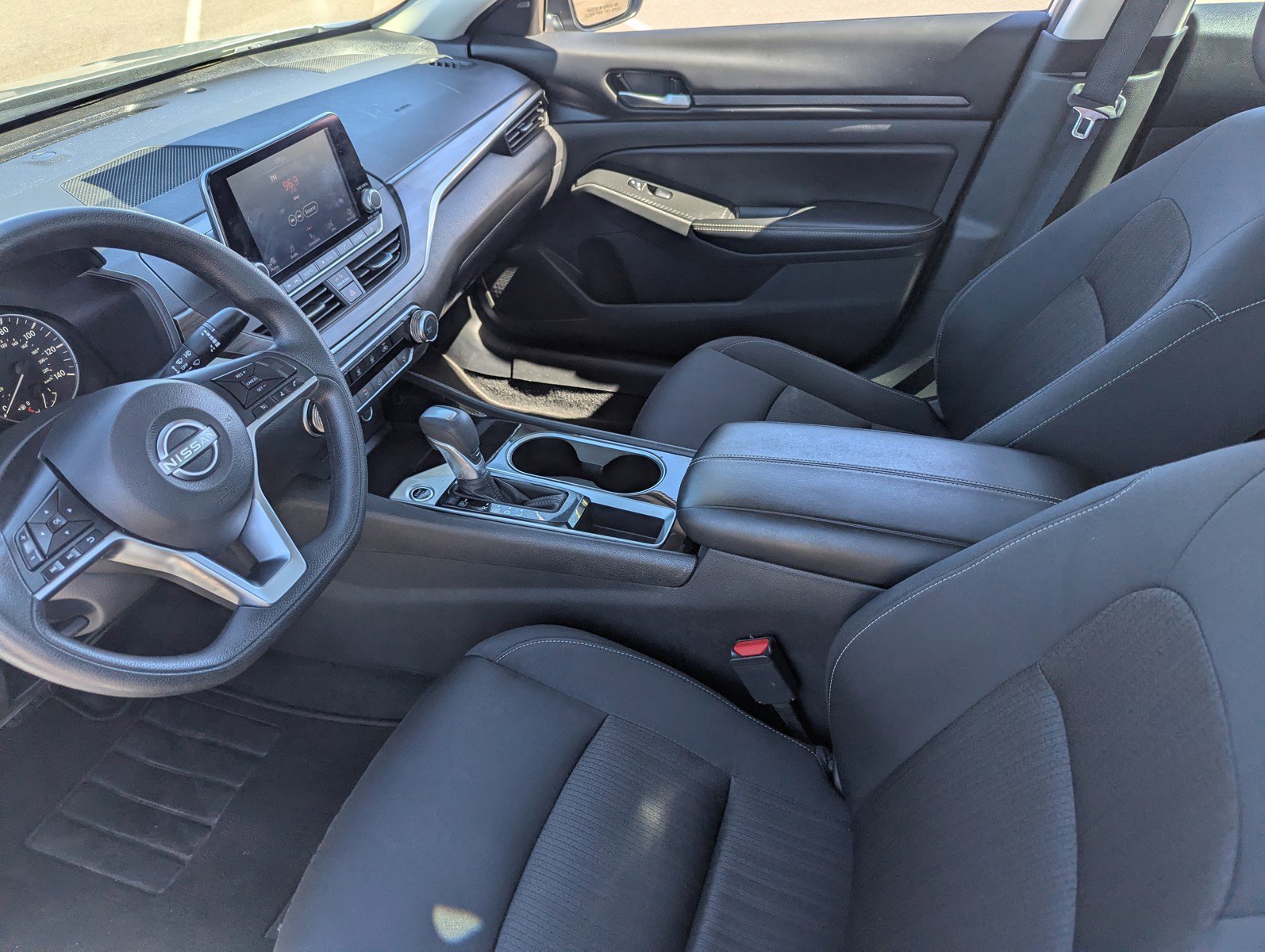 Used 2024 Nissan Altima 2.5 SV image 25