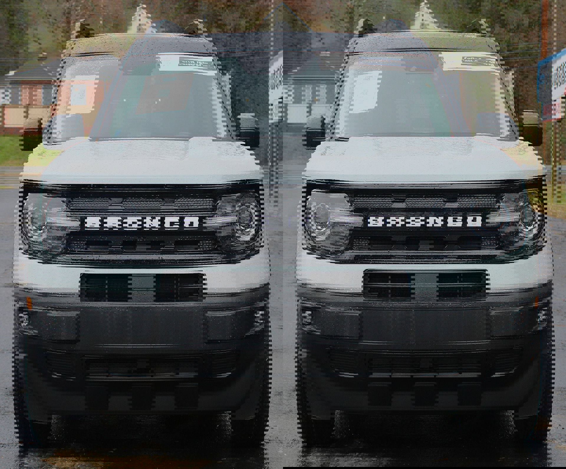 Used 2023 Ford Bronco Sport Outer Banks w/ Tech Package image 2