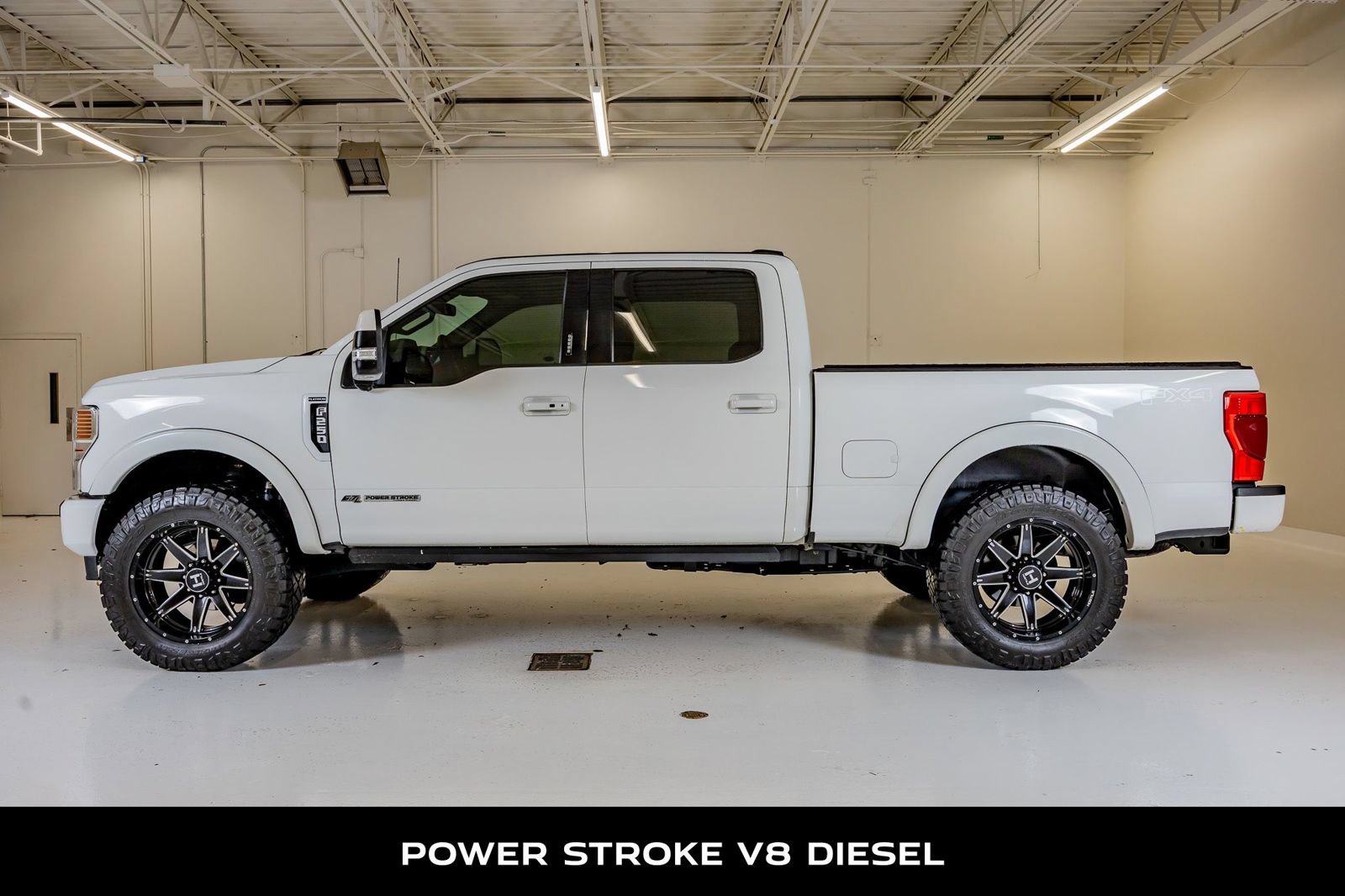 Used 2022 Ford F250 Platinum w/ FX4 Off-Road Package AWD/4WD image 5