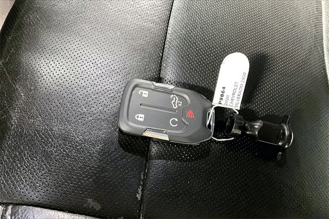 Used 2020 Chevrolet Silverado 2500 LTZ w/ LTZ Premium Package image 32