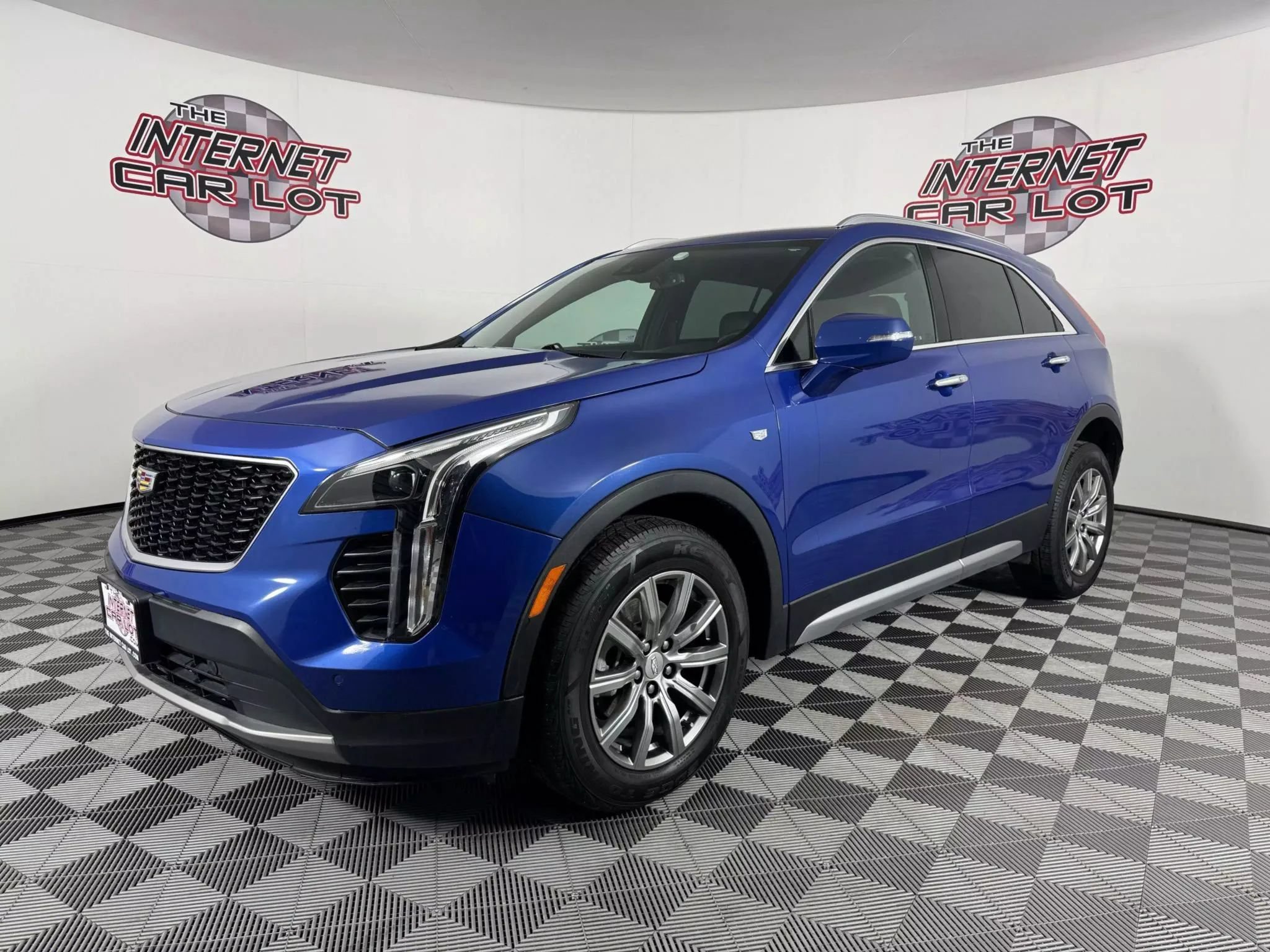 Used 2021 Cadillac XT4 Premium Luxury AWD/4WD image 1