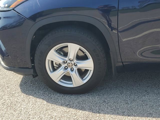 Used 2021 Toyota Highlander LE image 8