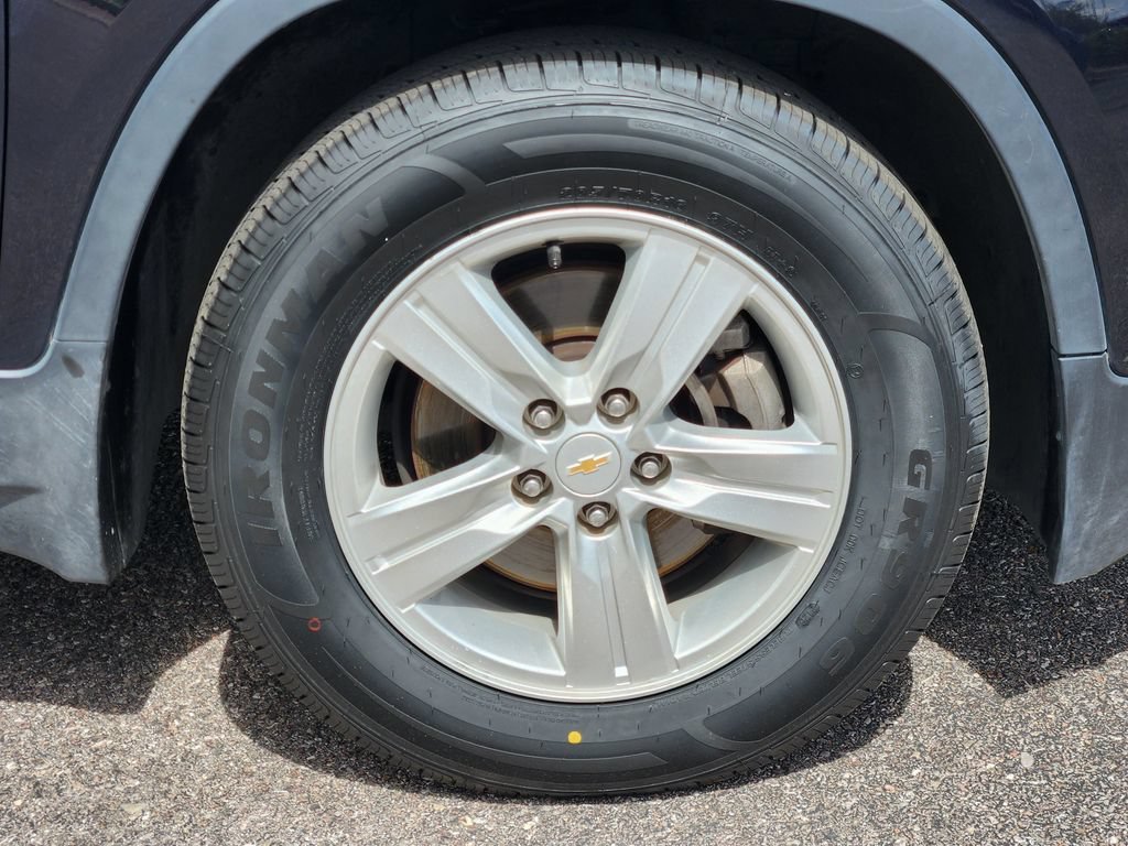 Used 2021 Chevrolet Trax LS w/ Tint and Cruise Package FWD image 30