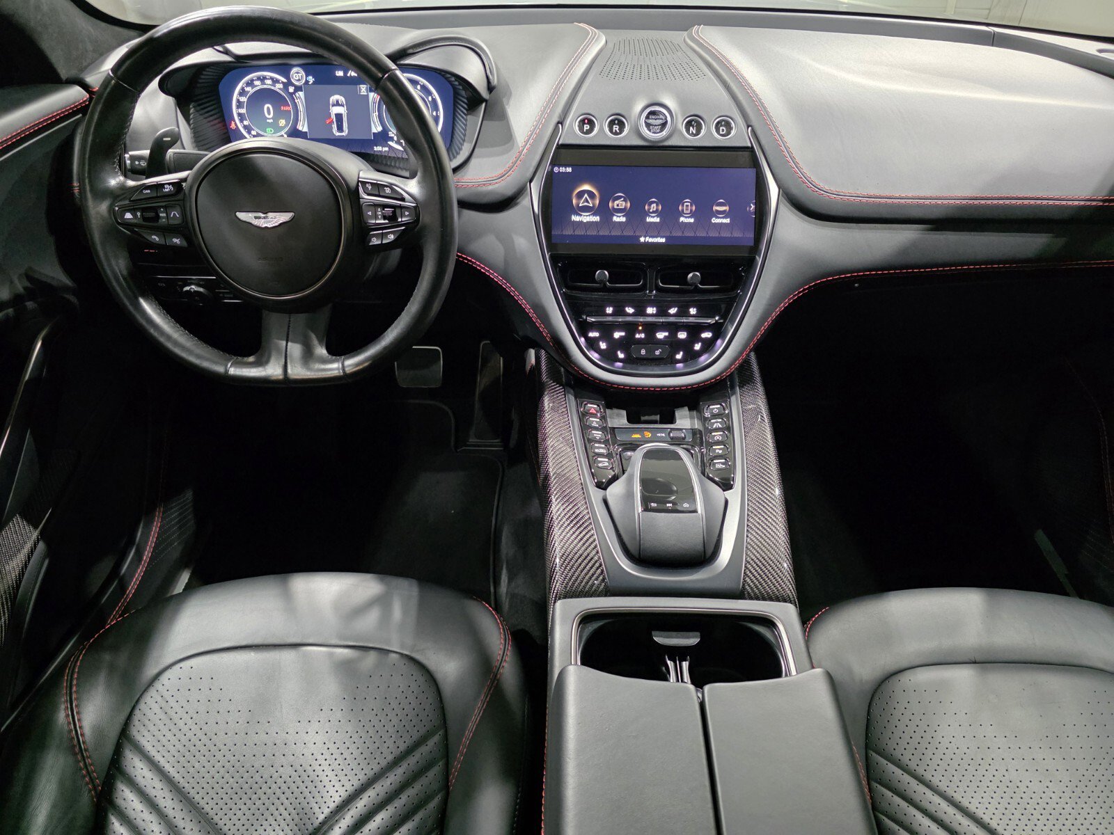 Used 2023 Aston Martin DBX image 10