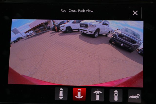 New 2023 Chrysler Pacifica Limited w/ Uconnect Theater Family Group image 27