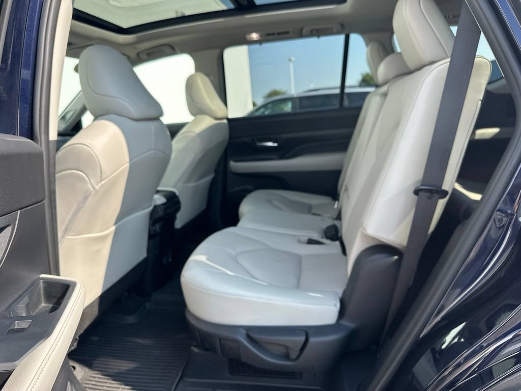 Used 2024 Toyota Grand Highlander AWD Hybrid image 18