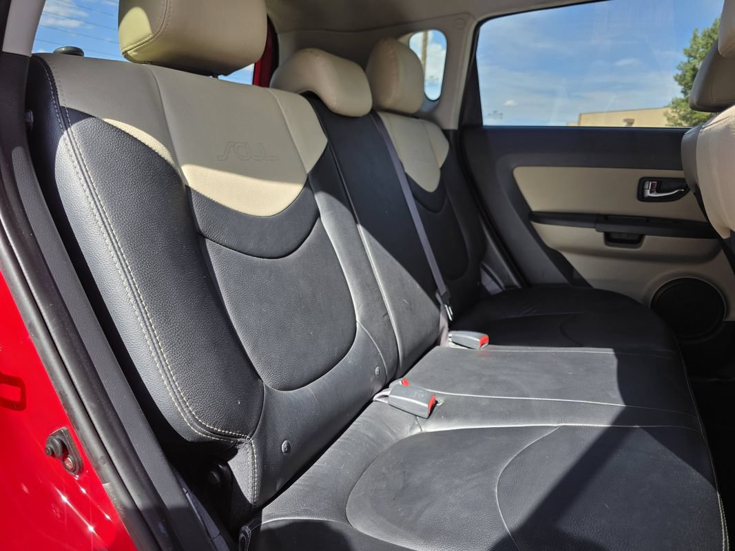 Used 2013 Kia Soul ! w/ Premium Pkg FWD image 20