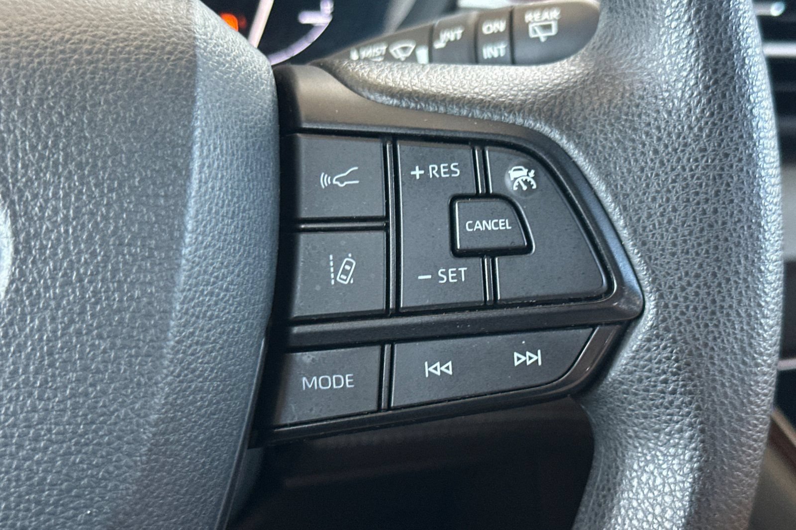 Certified 2024 Toyota Sienna LE AWD/4WD image 29