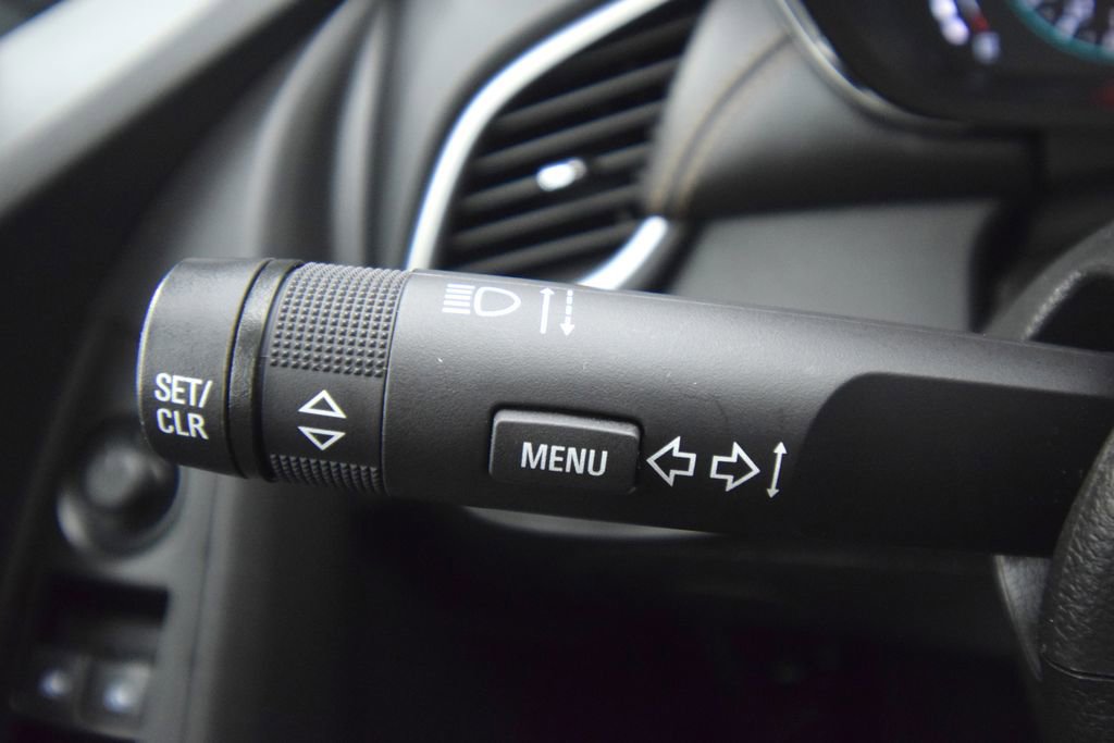 Used 2022 Chevrolet Trax LT w/ Driver Confidence Package AWD/4WD image 38