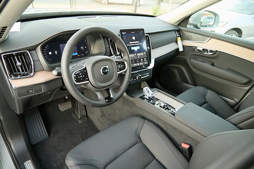 New 2026 Volvo XC90 B6 Plus image 12