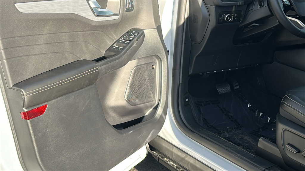 New 2026 Ford Escape Platinum w/ Premium Technology Package AWD/4WD image 23