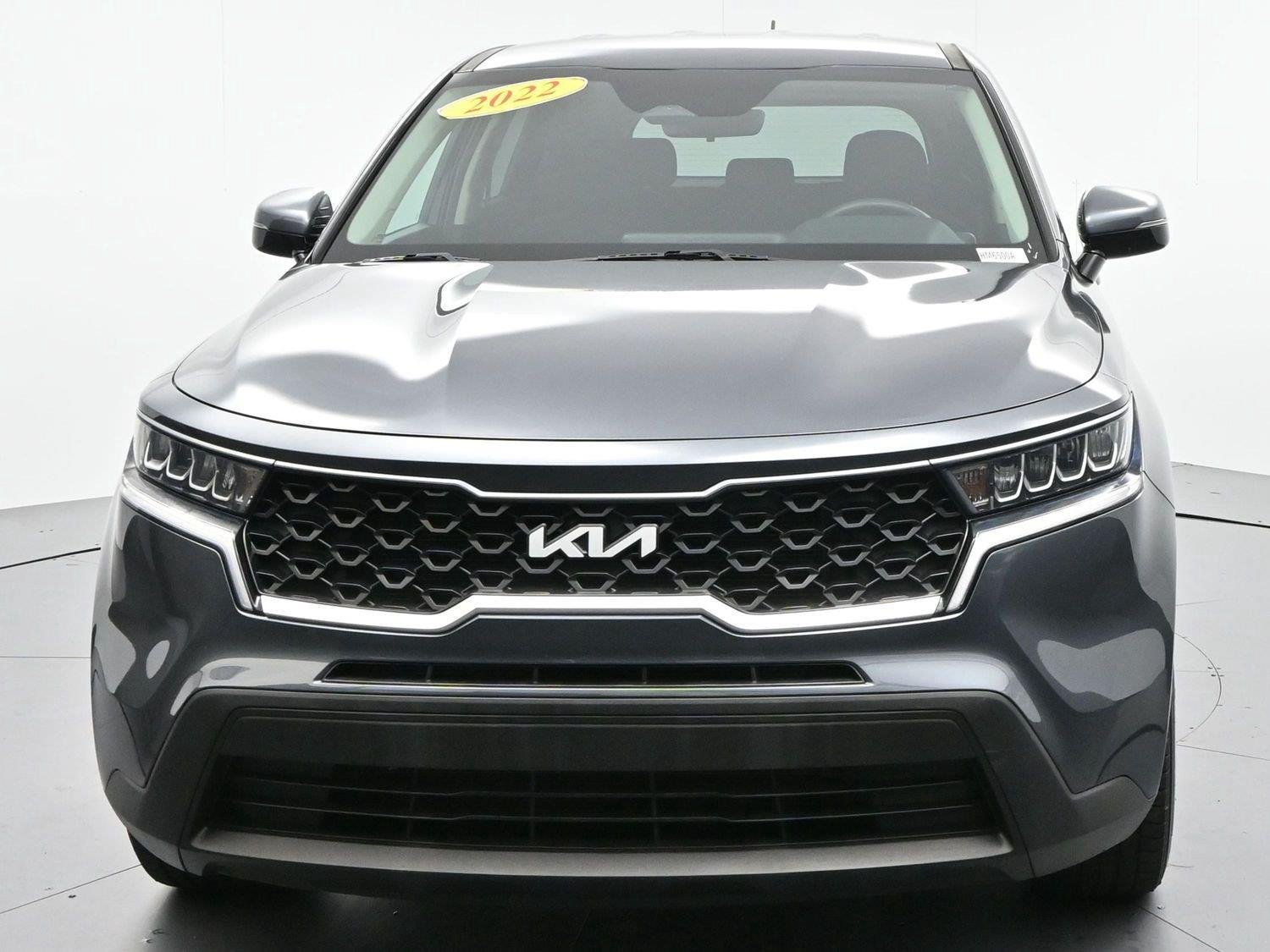 Used 2022 Kia Sorento LX FWD image 2