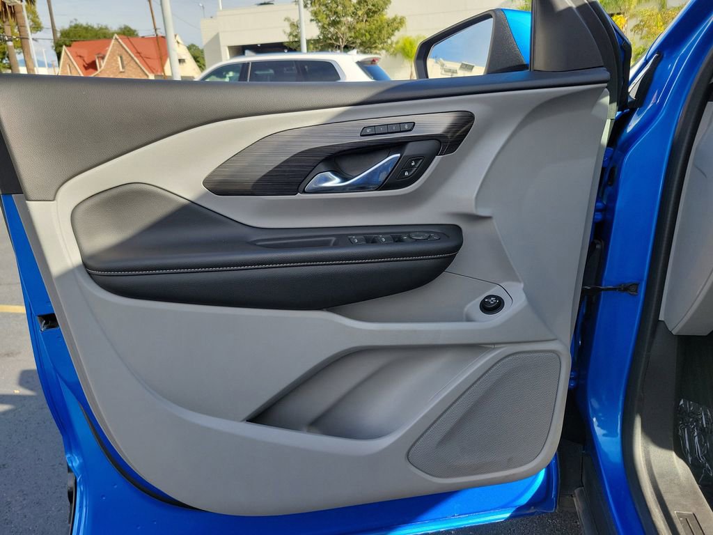 Used 2024 GMC Terrain SLT w/ LPO, Floor Liner Package image 21