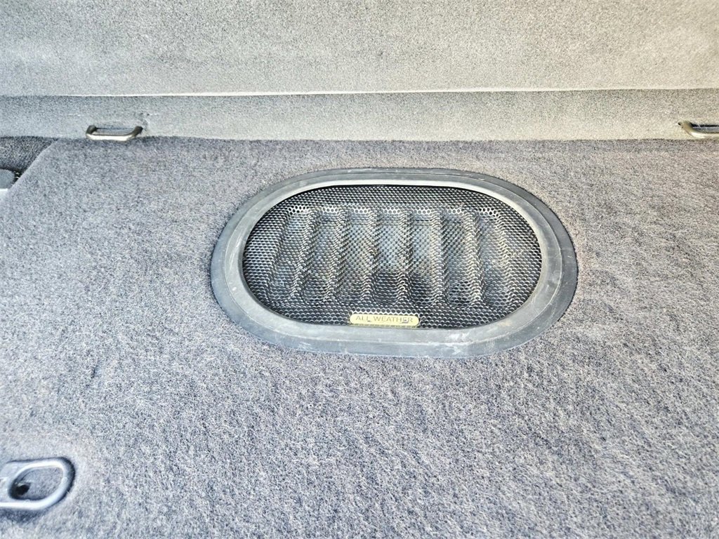 Used 2017 Jeep Wrangler Sahara w/ Connectivity Group image 15