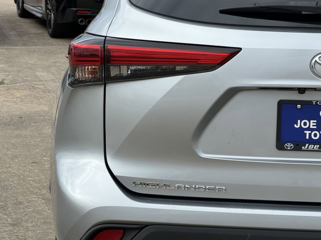 Used 2020 Toyota Highlander XLE FWD image 10