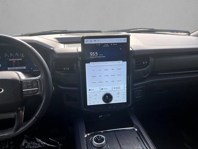 Used 2022 Ford Expedition Max Limited image 8