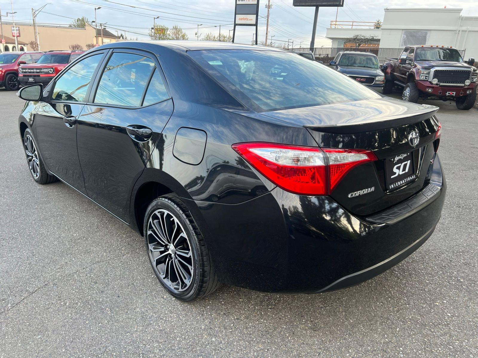 Used 2015 Toyota Corolla S FWD image 3