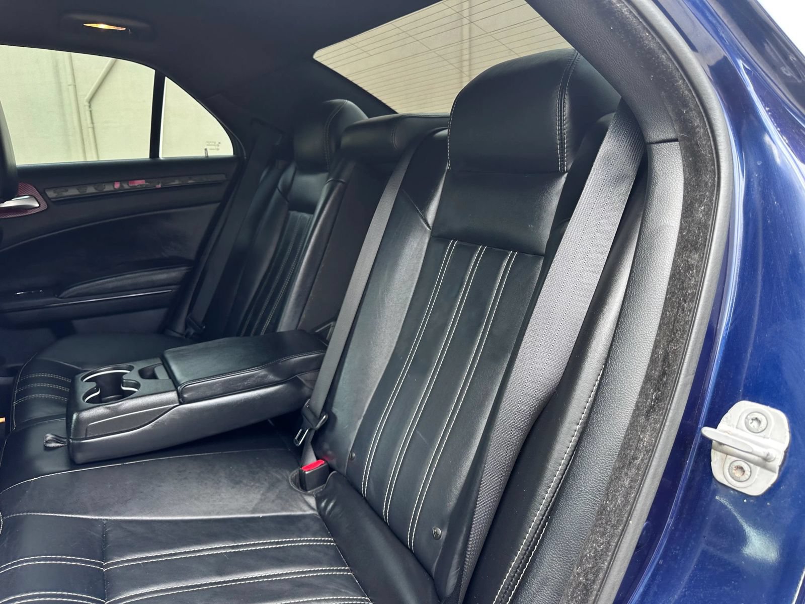 Used 2013 Chrysler 300 S RWD image 9