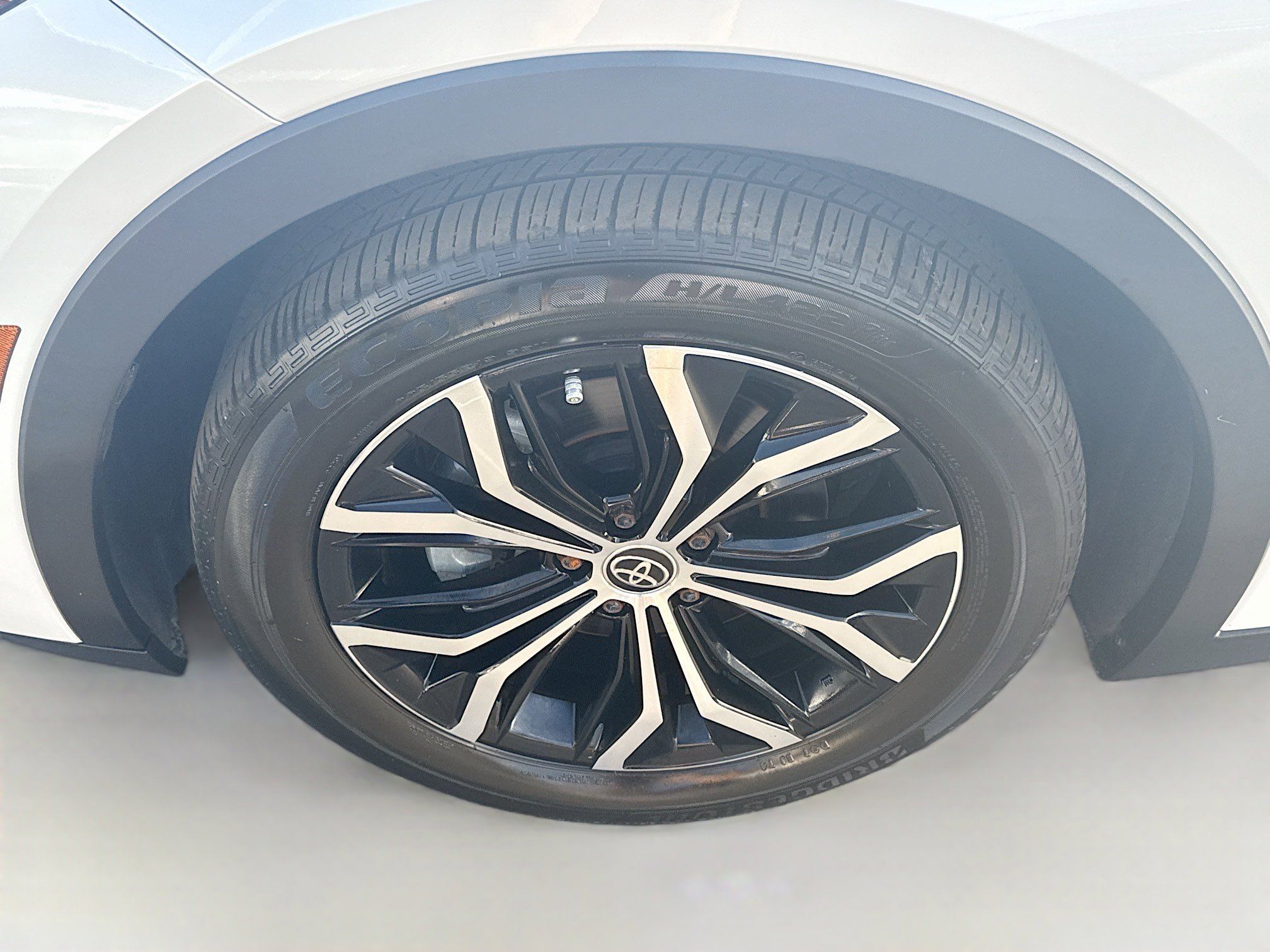 Used 2023 Toyota Crown XLE image 35