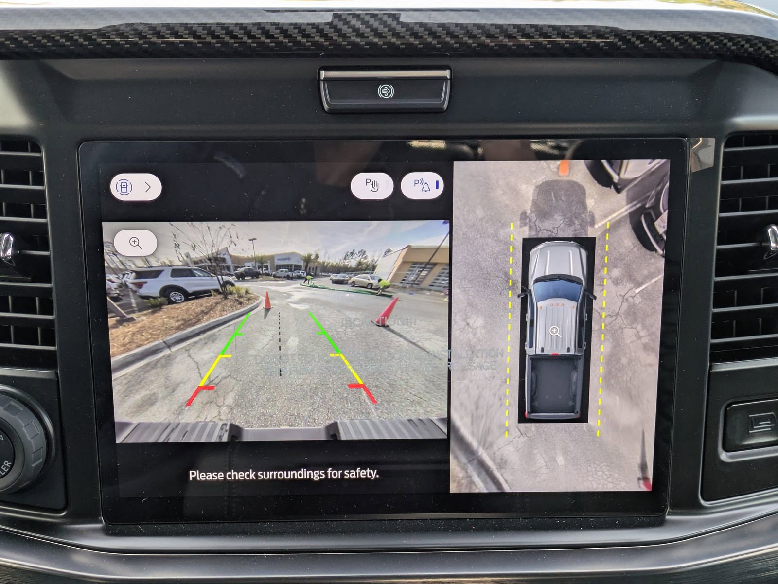 New 2026 Ford F250 Lariat w/ Black Appearance Package image 25