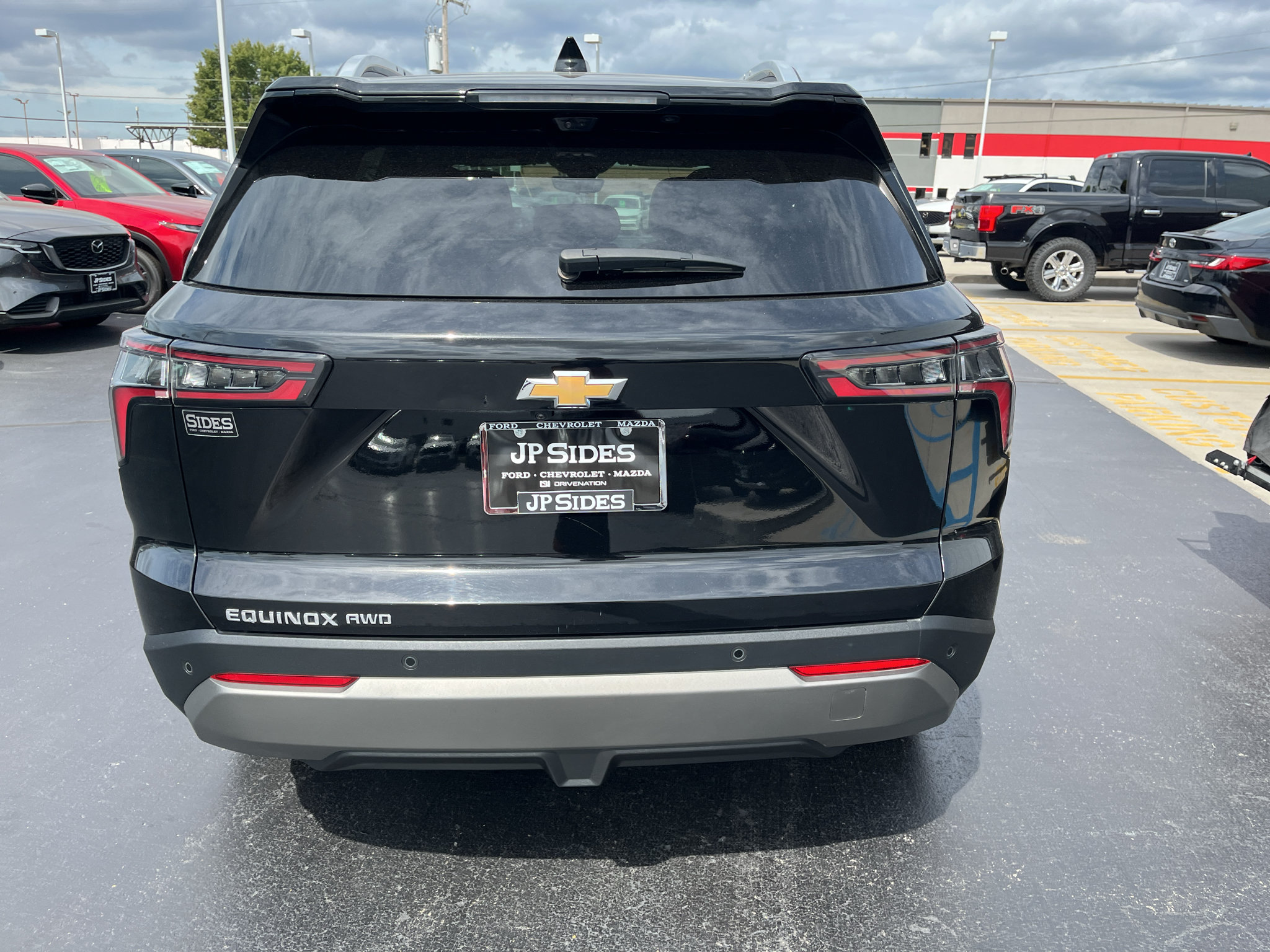 Used 2025 Chevrolet Equinox LT w/ Convenience Package II AWD/4WD image 9