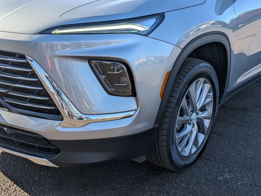 Used 2025 Buick Enclave Preferred AWD/4WD image 9