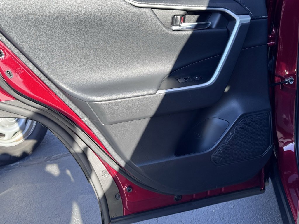 Used 2022 Toyota RAV4 Limited image 28