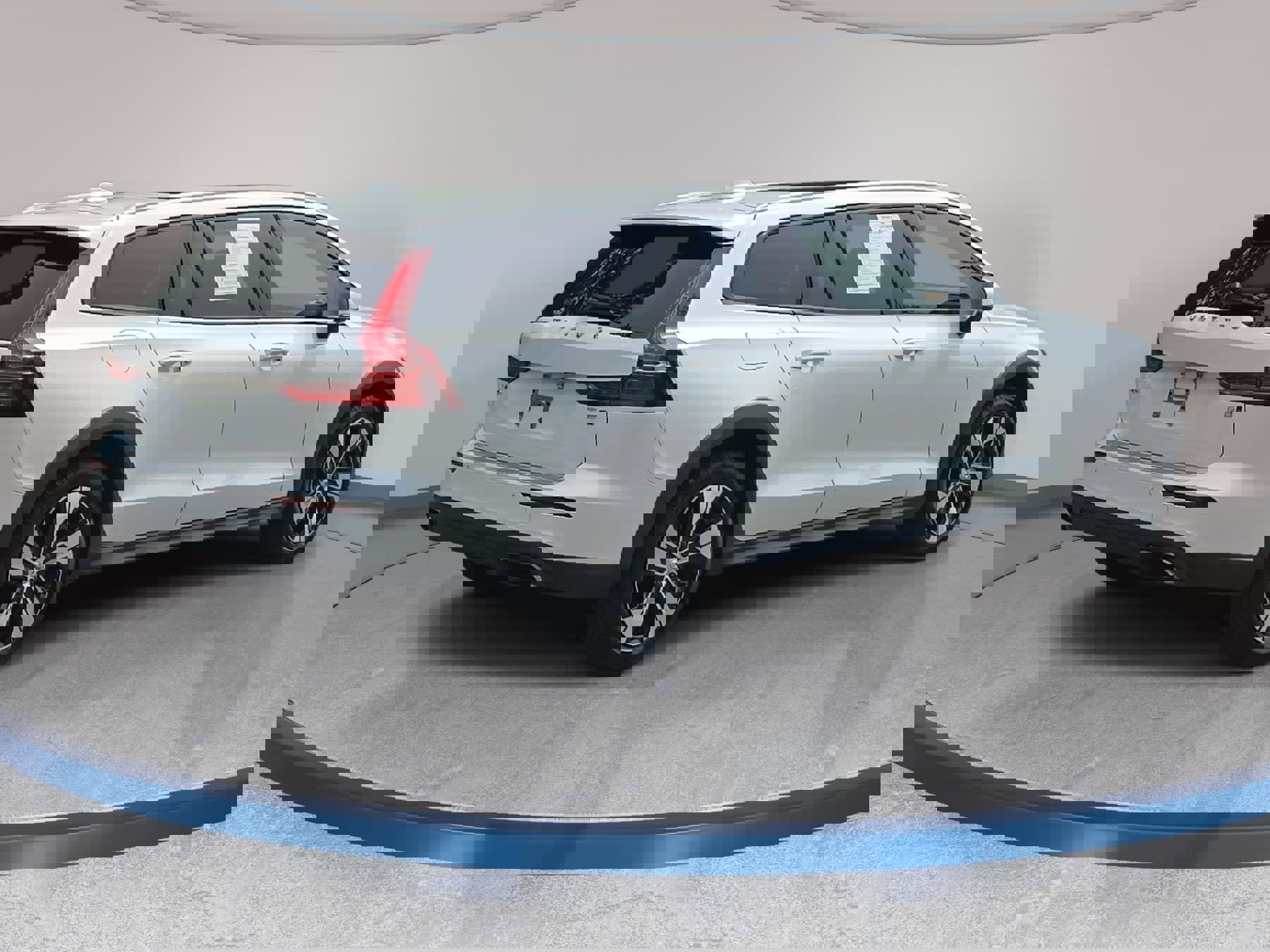 Used 2020 Volvo V60 T5 Cross Country w/ Protection Package Premier image 5