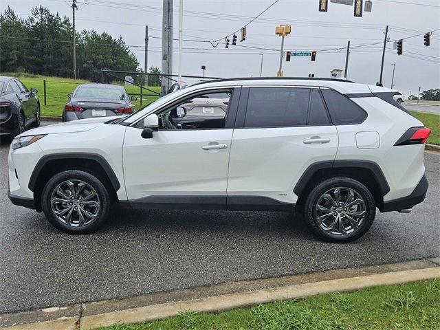 Used 2023 Toyota RAV4 XLE Premium image 5