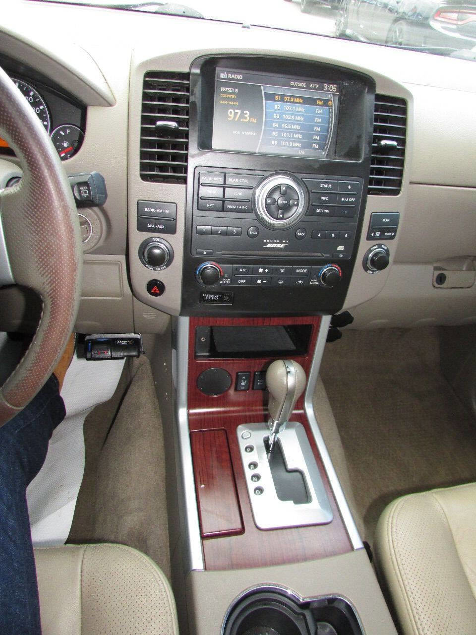 Used 2010 Nissan Pathfinder LE image 22