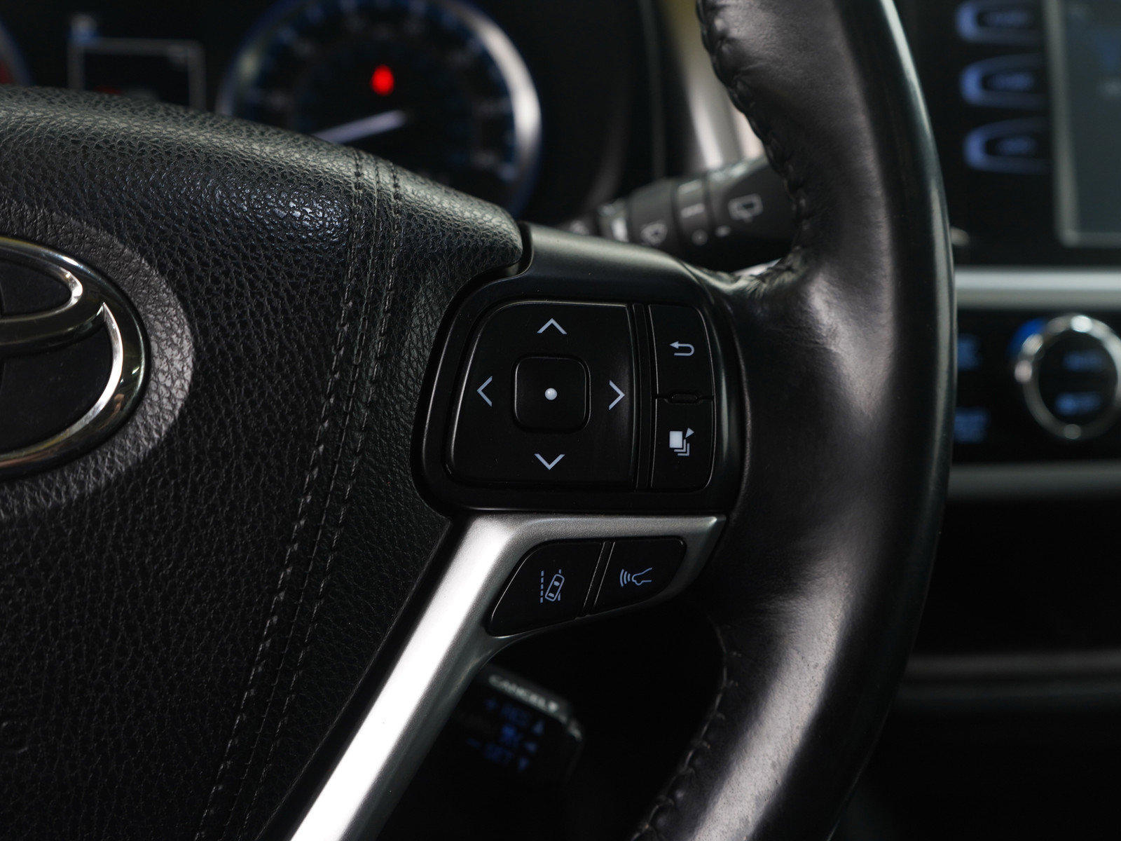 Used 2018 Toyota Highlander XLE image 20