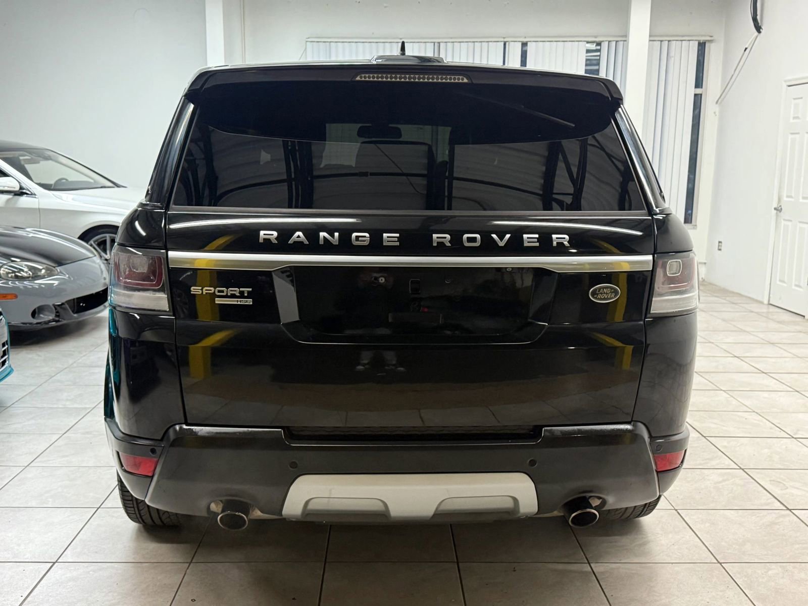 Used 2016 Land Rover Range Rover Sport HSE image 8