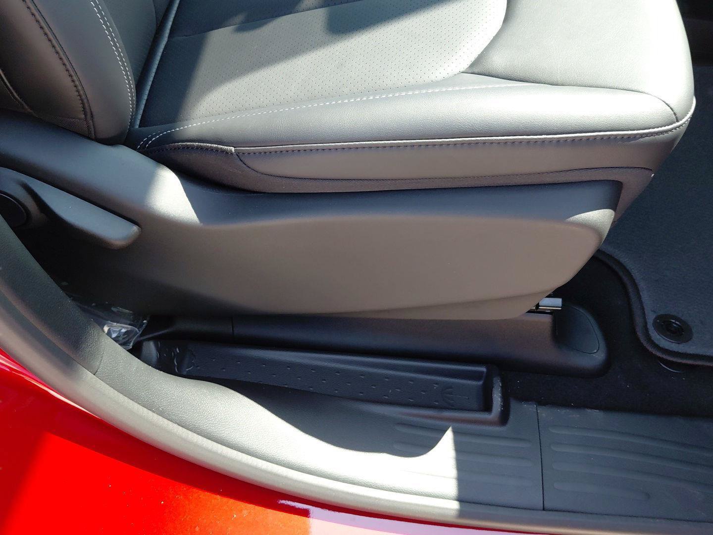 New 2026 Chrysler Pacifica Select AWD/4WD image 13