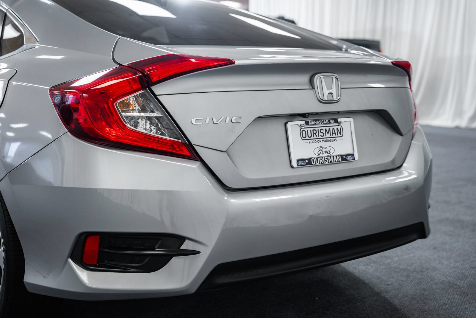 Used 2018 Honda Civic EX image 3