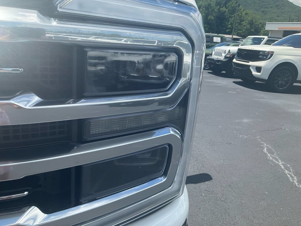 Used 2024 Ford F250 Limited w/ FX4 Off-Road Package AWD/4WD image 9
