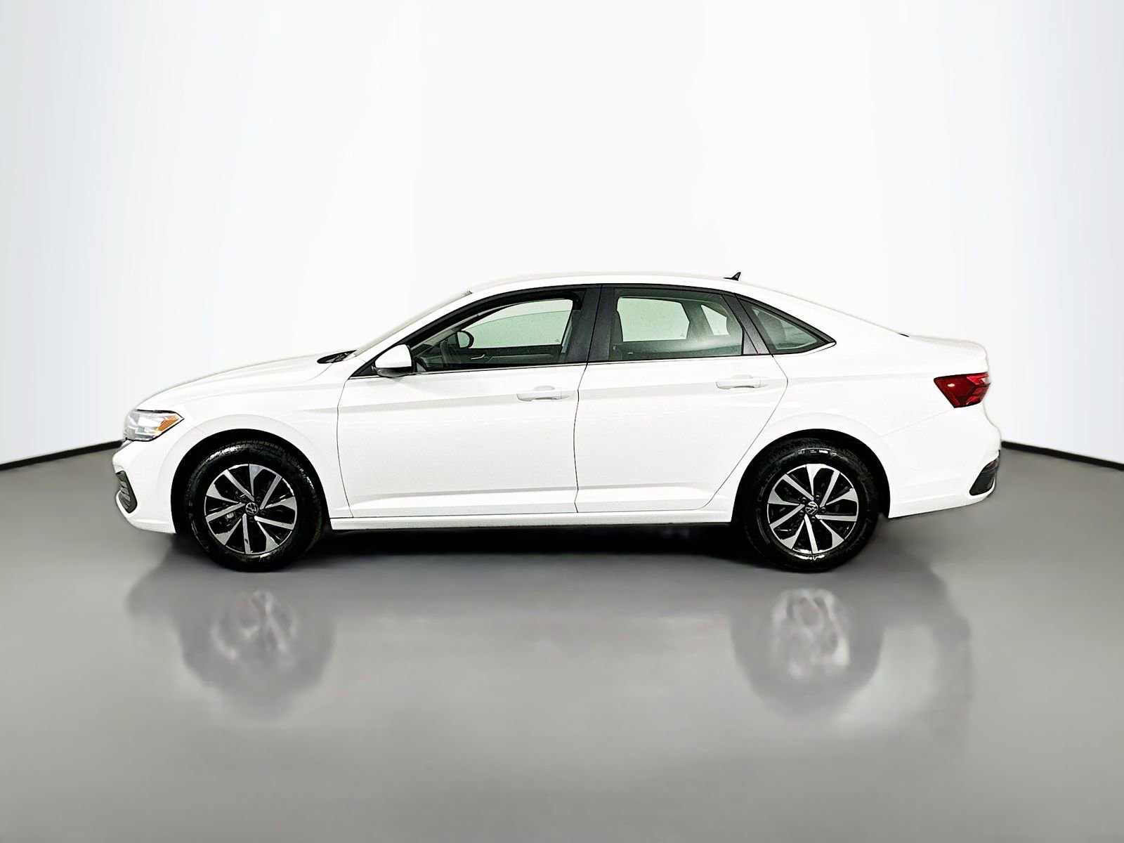 Used 2024 Volkswagen Jetta S FWD image 4