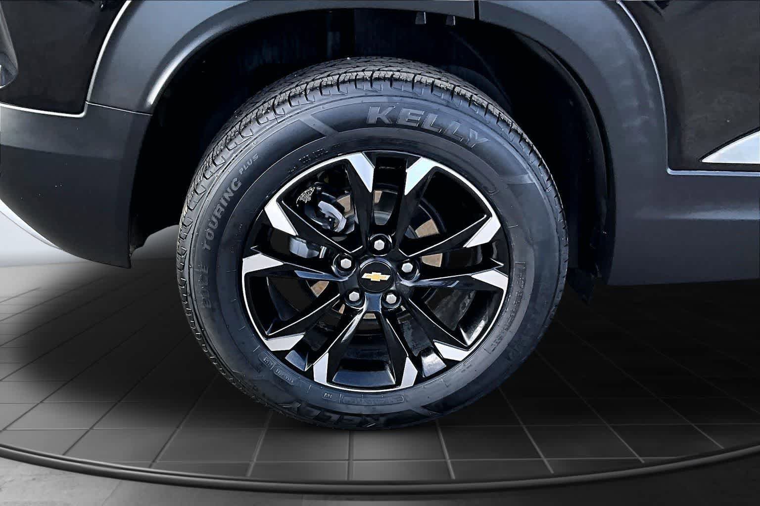Used 2023 Chevrolet TrailBlazer LT w/ Convenience Package FWD image 35